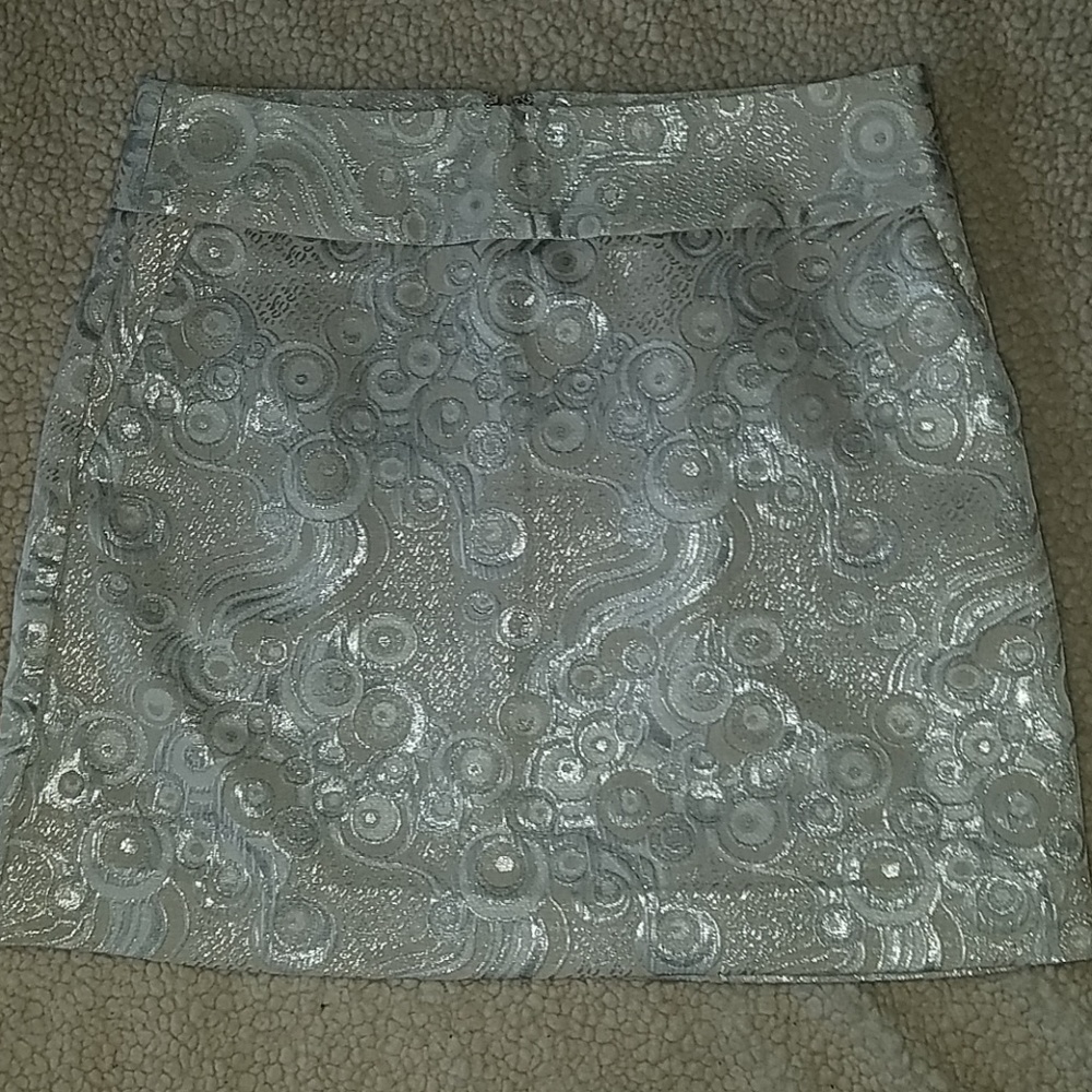 Banana Republic Skirt Gold White Print has Pockets Size 4